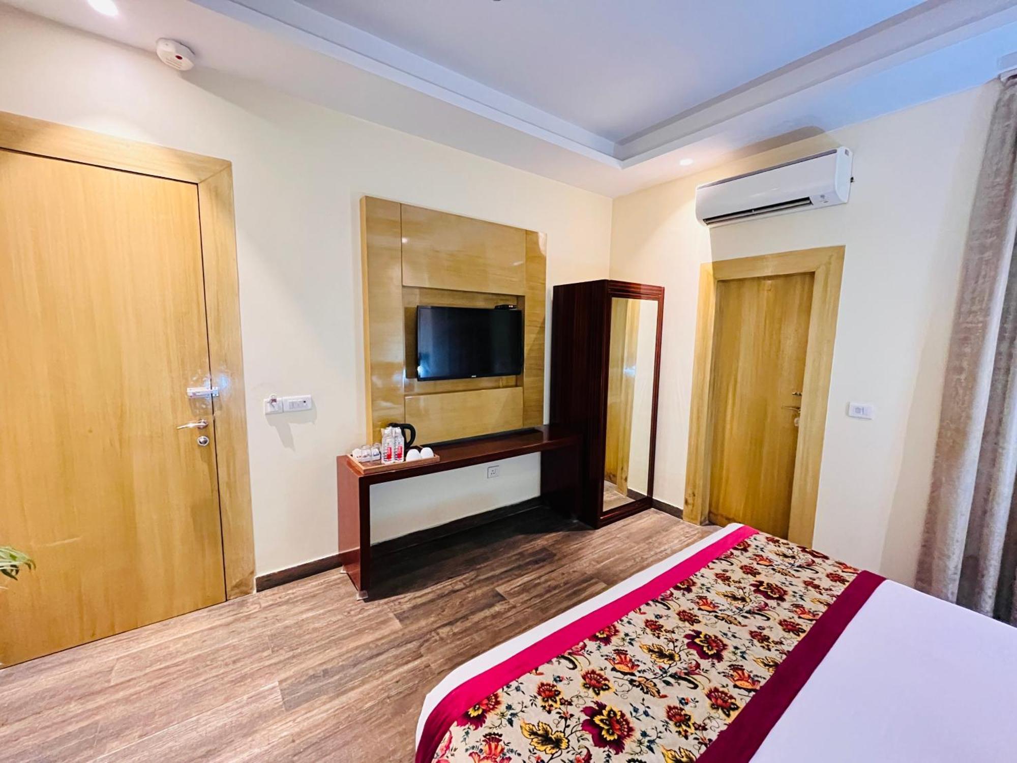 Hotel Banz Near Indira Gandhi Airport Delhi New Delhi Luaran gambar